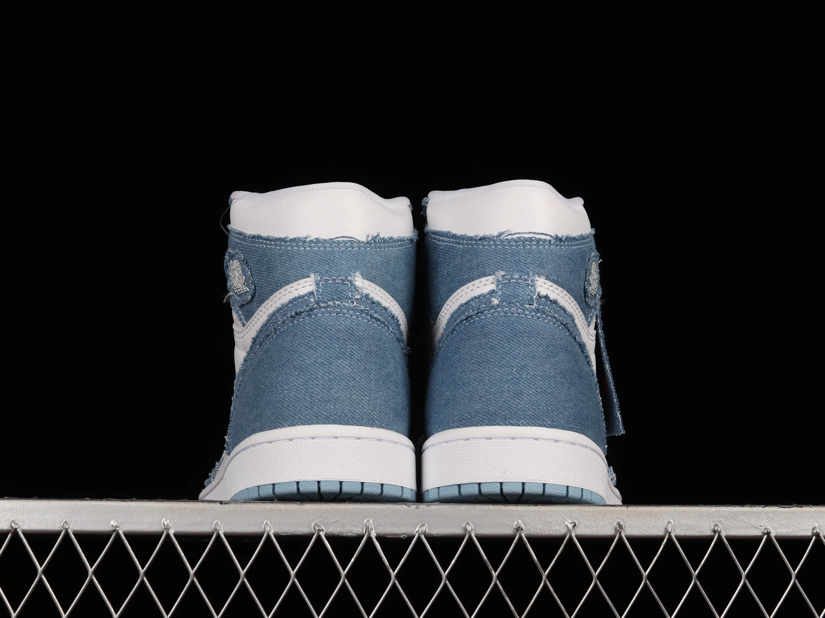 All categories Air Jordan Jordan series basketball shoes Air Jordan 1 High foreign trade version Air Jordan 1 High OG "Denim" AJ1 Joe 1 denim washed denim DM9036-104